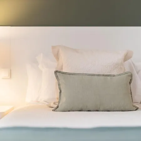 Ola Living Diagonal II Apartments-3